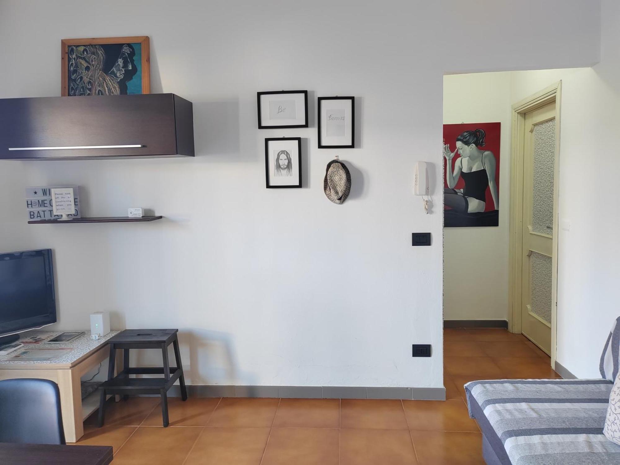 Home Of Fame - Home Gallery With Fully Equipped Kitchen, Separate Entrance, Free Parking オルビア エクステリア 写真